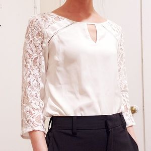 Express lace sleeve top XS